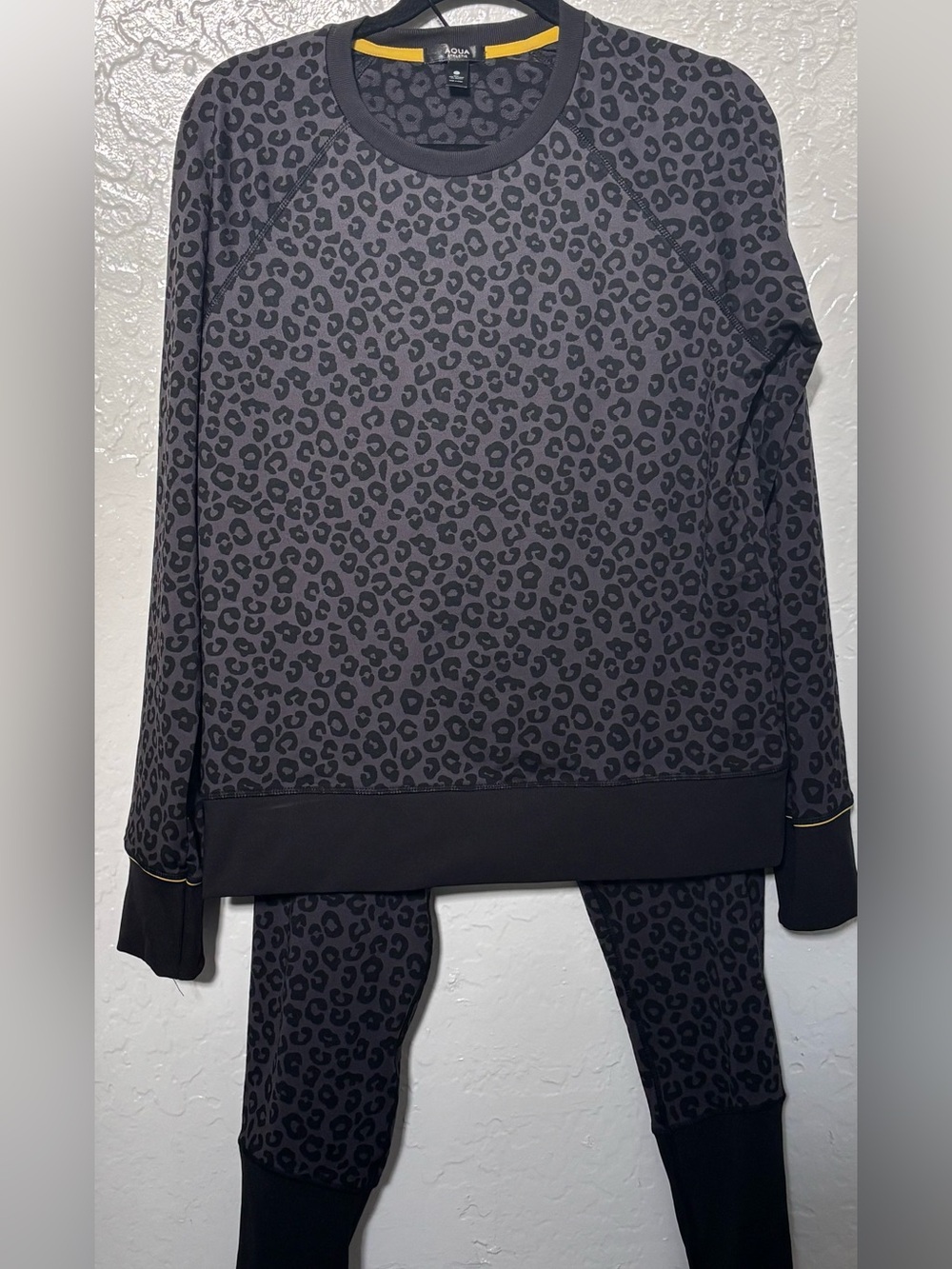 Aqua Athletic Black Leopard-Print Lounge Set